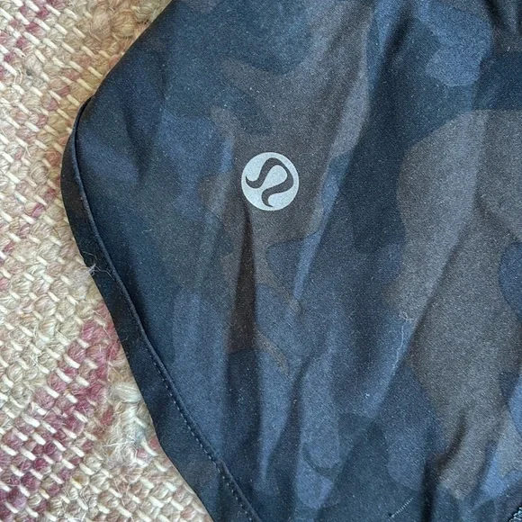 Lululemon camo shorts - Picture 3 of 4